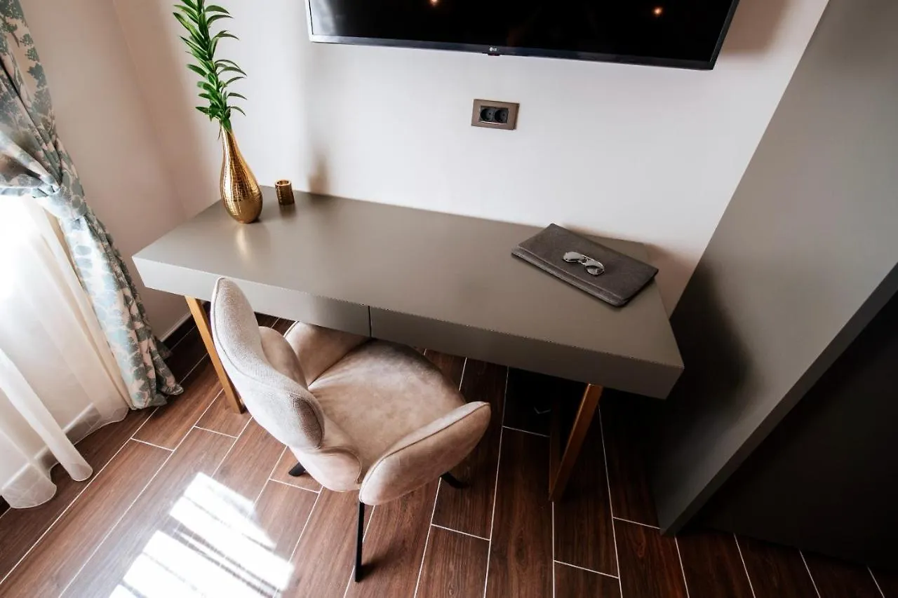 Luxury Rooms Vindemiae ザダル