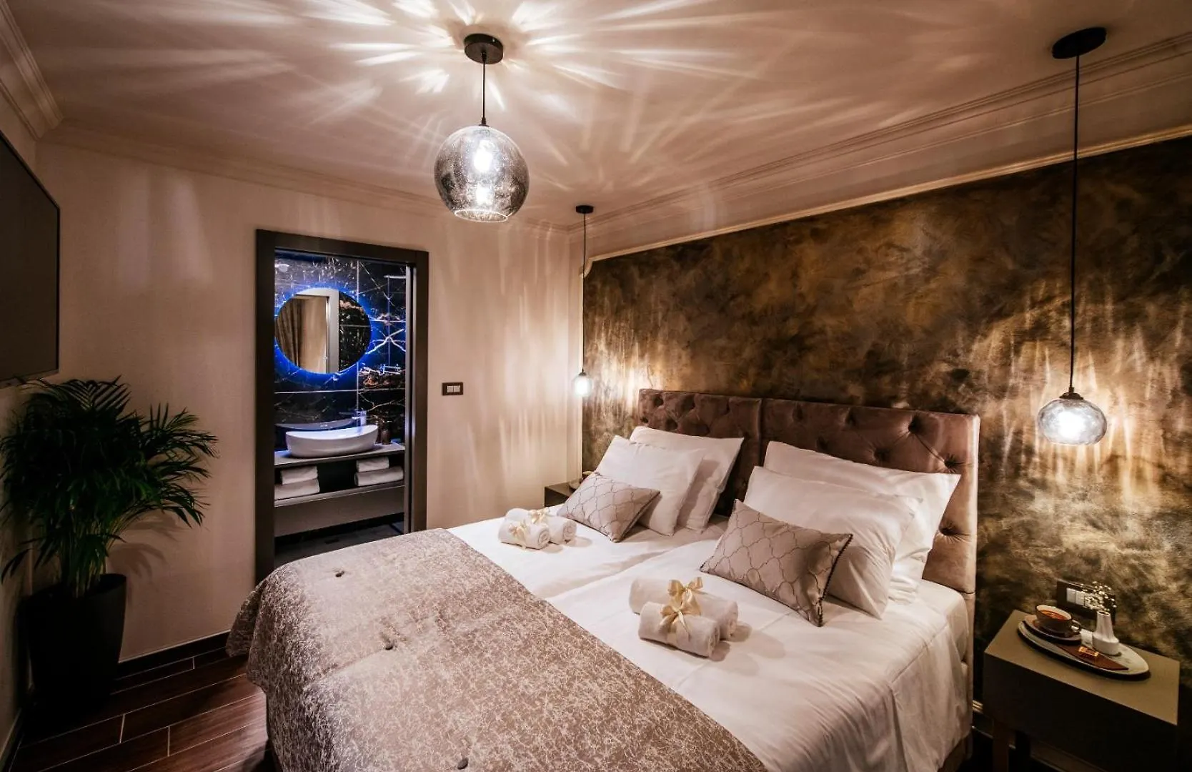 Luxury Rooms Vindemiae ザダル ゲストハウス