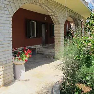 Apartment Aria